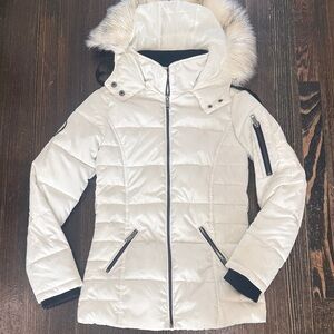 New Look White Quilted Hooded Puffer Jacket with Faux Fur Trim